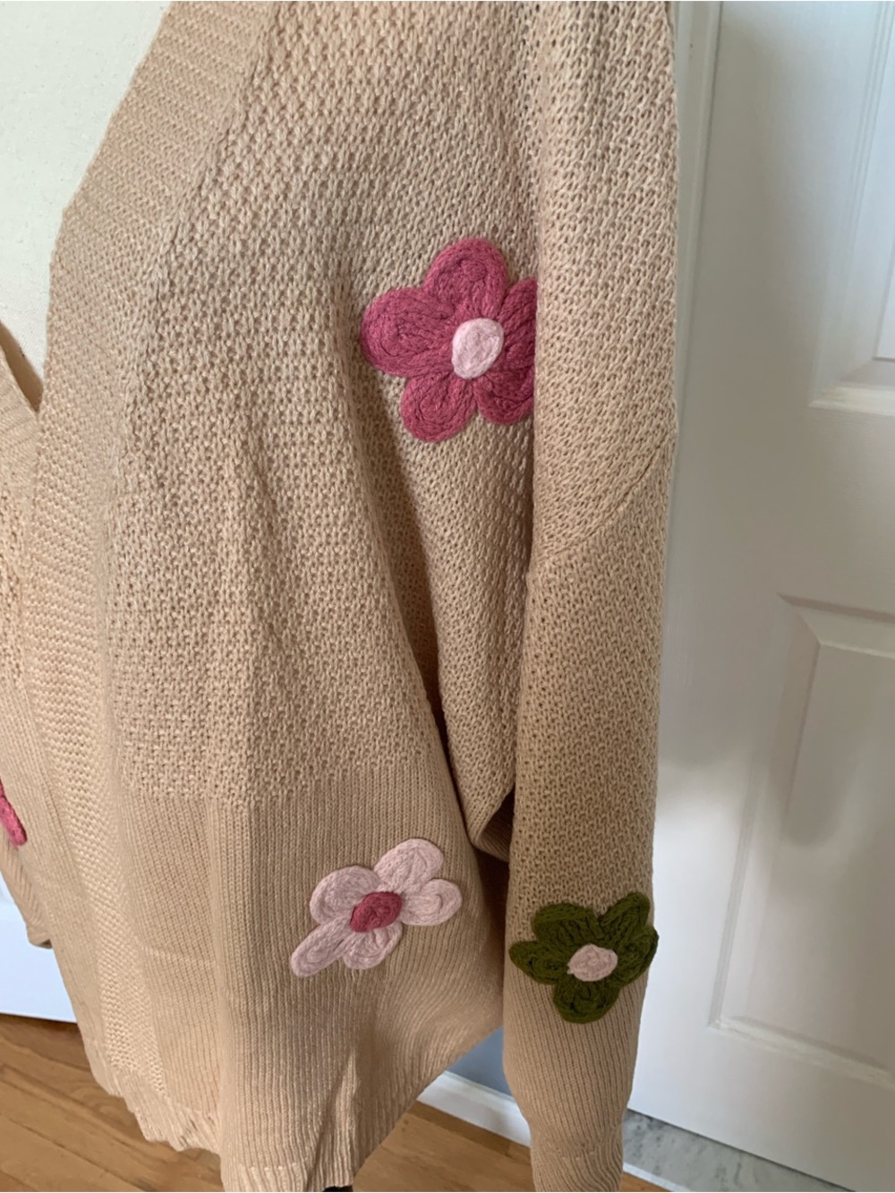 🌸SHEIN FLORAL CROCHET APPLIQUÉ CARDIGAN🌸 - Picture 2 of 8